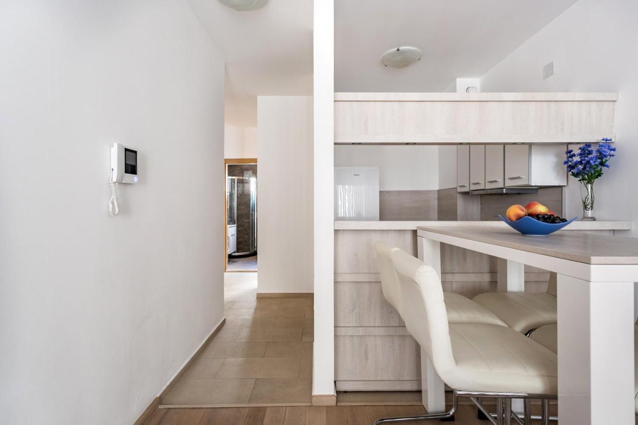 Apartments Beatrice Rafajlovići Extérieur photo